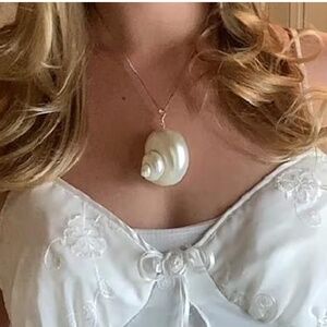 Conch Shell pendant Necklace